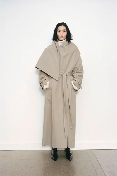 Look 16